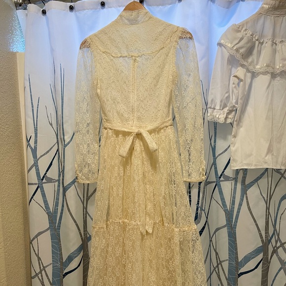 Gunne Sax Romantic Renaissance Wedding Dress - Picture 4 of 4